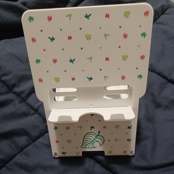 Animal Crossing Switch Stand - Picture 2 of 3